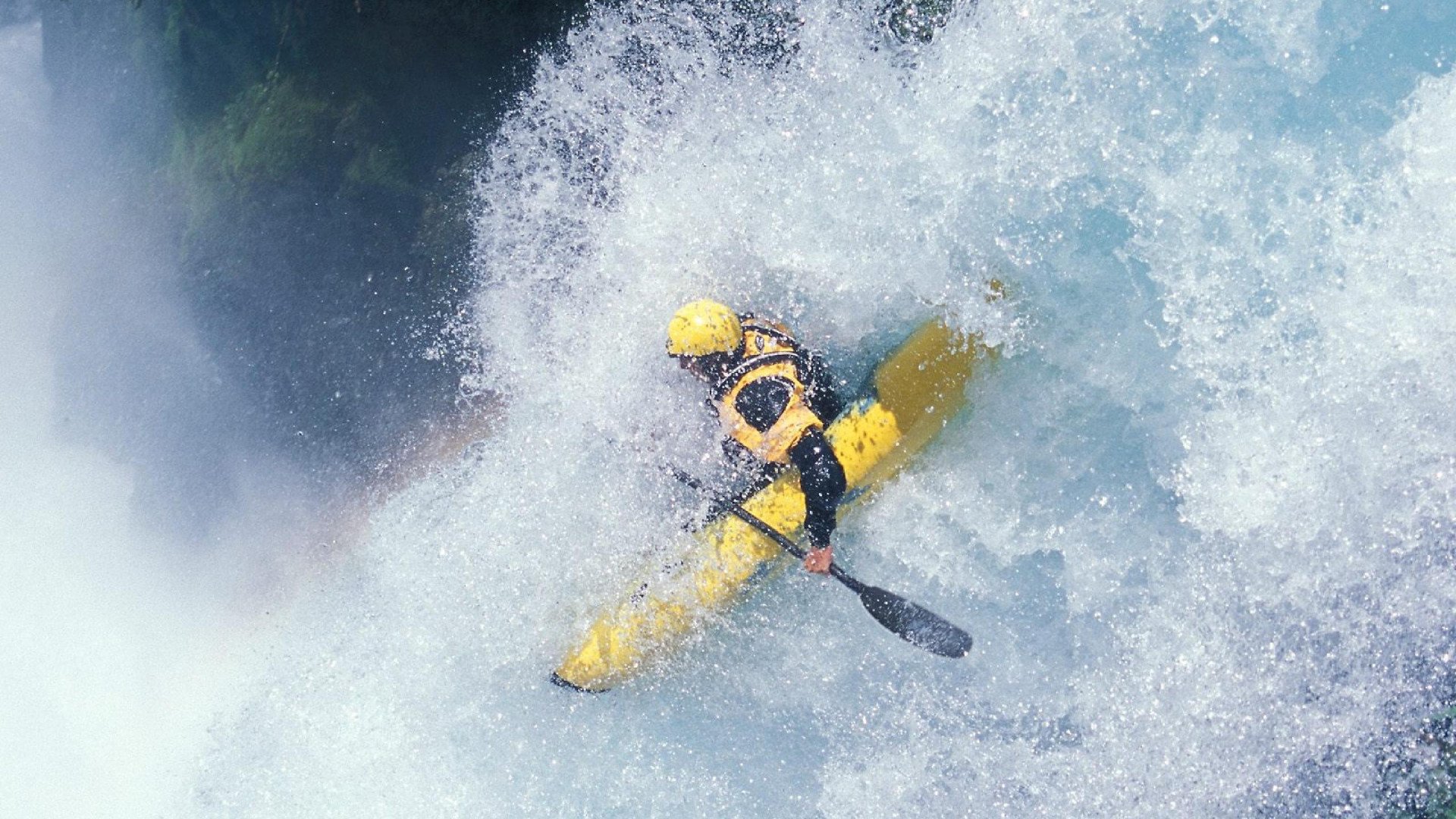 燃爆诺坎普！莱万五季最强锋霸，红蓝军团的完美拼图，燃爆诺坎普！莱万成红蓝军团完美拼图